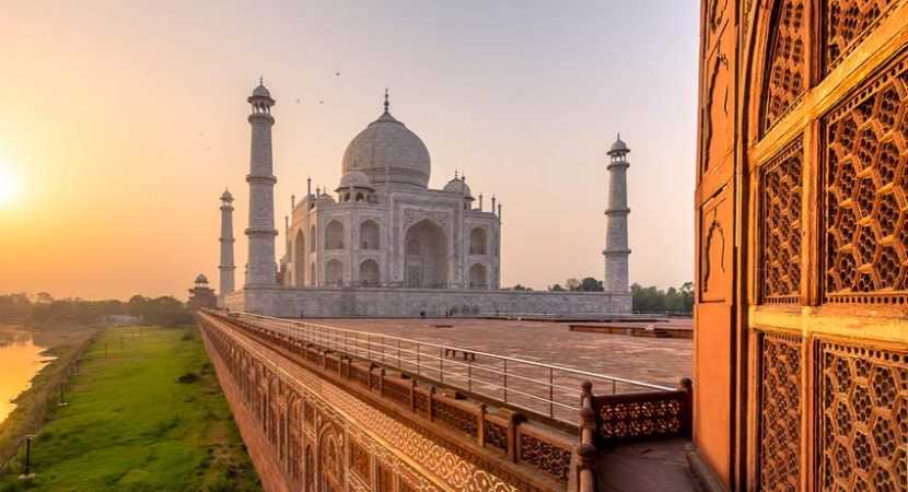 Taj Mahal Tour from Delhi by Car