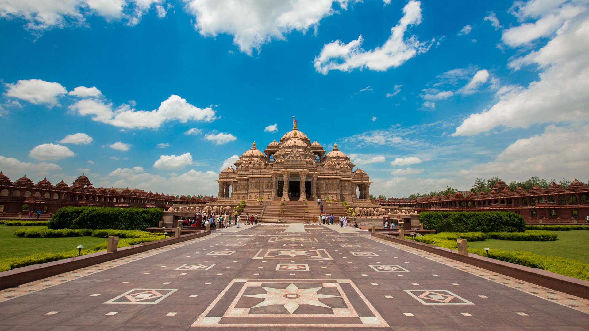 Front View of Akshardham Temple Delhi